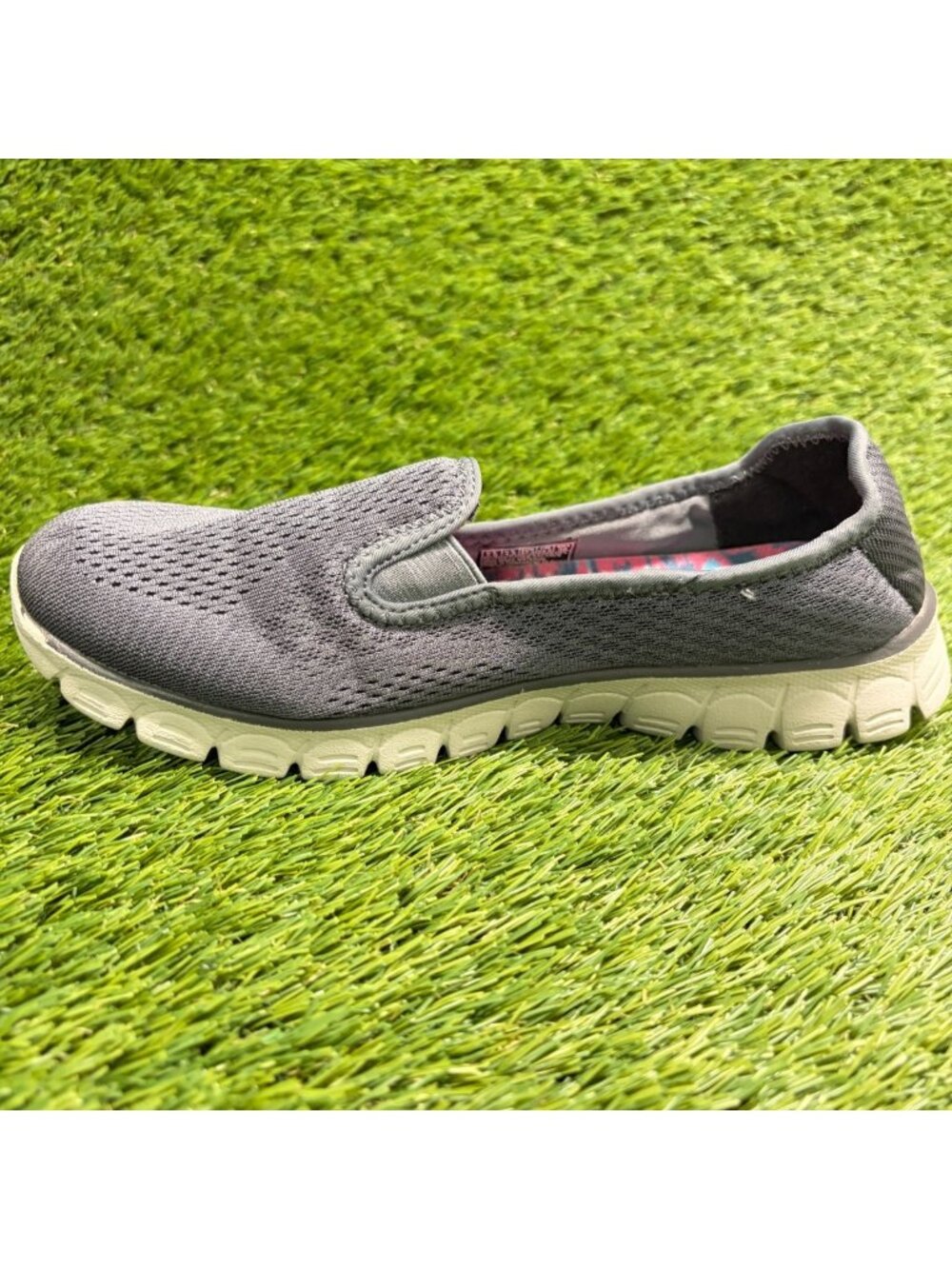 Skechers Go Walk Slip-On Womens Size 7.5 Gray Athletic‎ Walking Shoes Sneakers